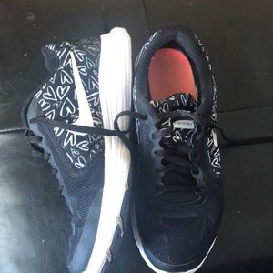 Nike Shoes - Nike sneakers 5Y FREE!!! If you bundle them. Nike Shoes - Nike sneakers 5Y FREE!!! If you bundle them.